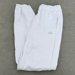ALO Yoga Accolade Sweatpants - White